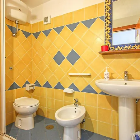 3 Bedroom Cozy In Casalsottano *