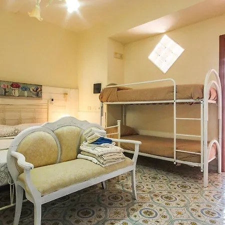3 Bedroom Cozy In Casalsottano Holiday home *