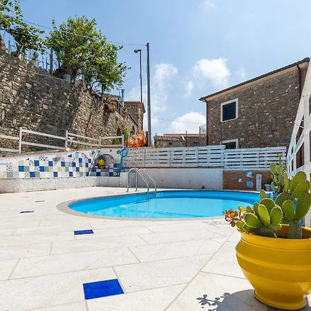 Дом отдыха 3 Bedroom Cozy In Casalsottano *
